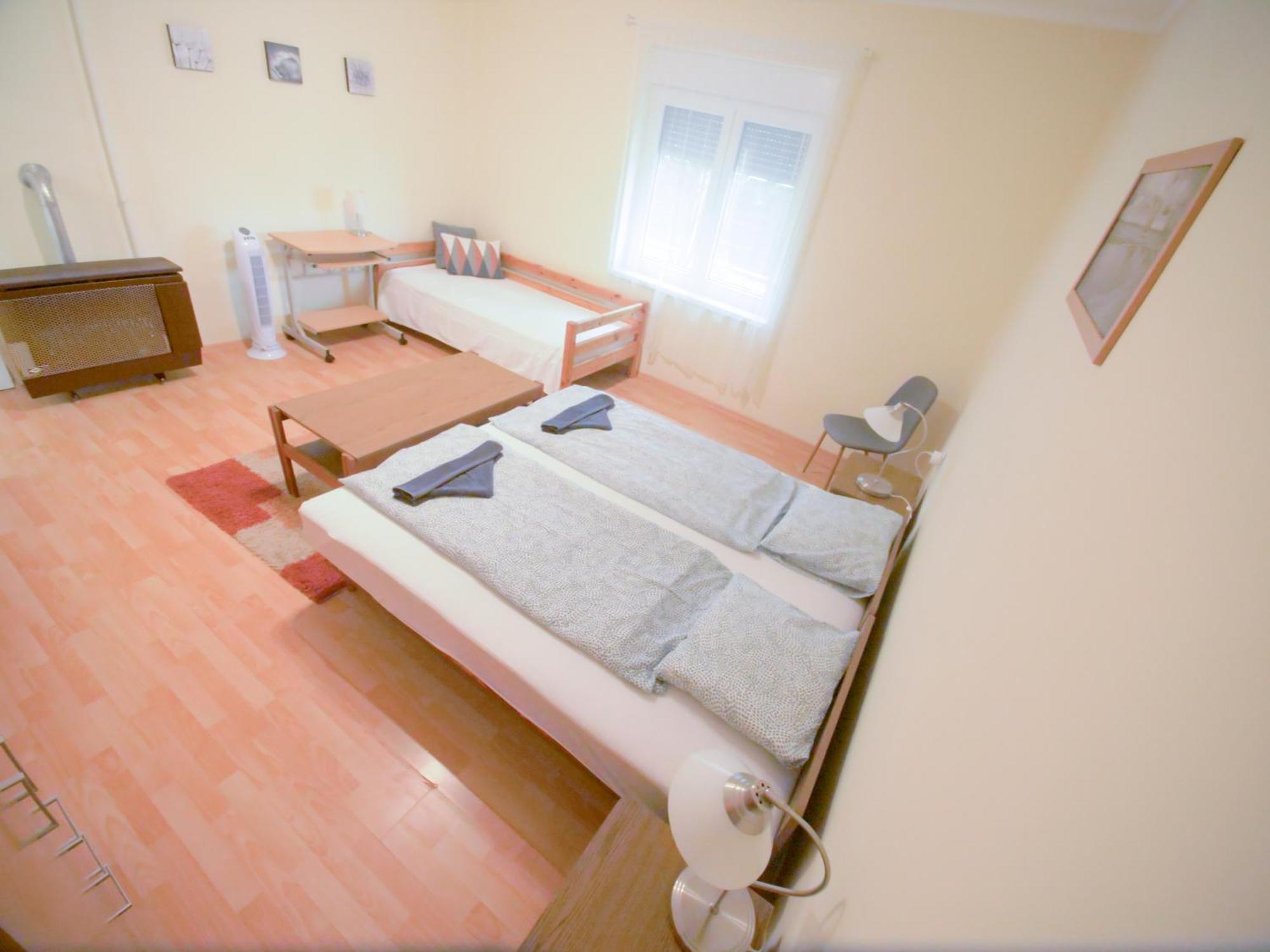 Estike Appartement Balatonlelle Buitenkant foto