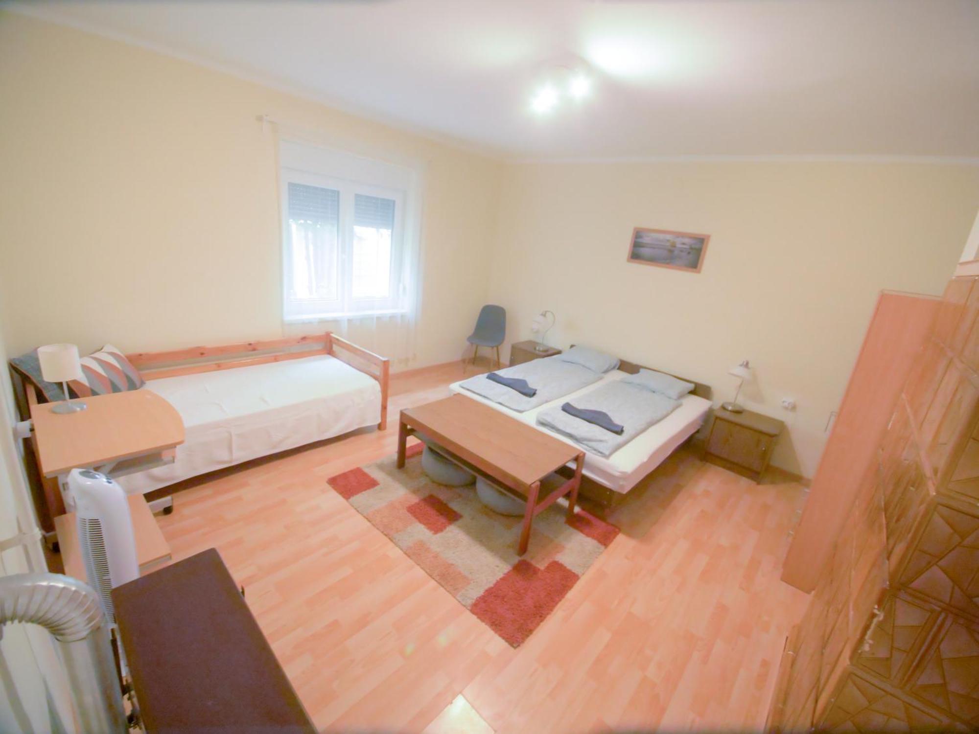 Estike Appartement Balatonlelle Buitenkant foto